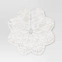 48" Christmas Dia Faux Fur Snowflake Shaped Tree Skirt - Wondershop™ 6 48" Christmas Dia Faux Fur Snowflake Shaped Tree Skirt - Wondershop™ -Wonder Shop USA GUEST 1054b15c 2c33 4d25 a743 e2cd4578e328