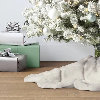 48" Christmas Dia Faux Fur Snowflake Shaped Tree Skirt - Wondershop™ 3 48" Christmas Dia Faux Fur Snowflake Shaped Tree Skirt - Wondershop™